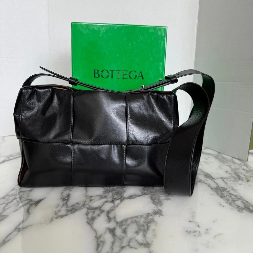 Bottega Veneta Black Intrecciato Leather Arco Camera Shoulder Bag 731165